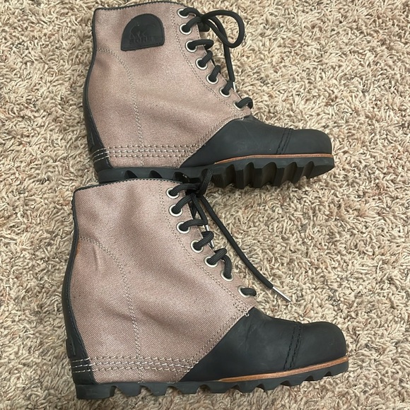 Sorel Joan Wedge Booties - Picture 4 of 8